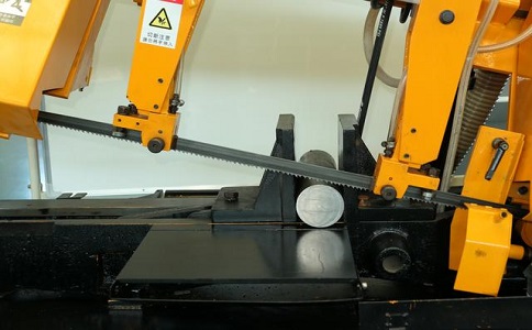 惠东数控带锯床自动送料精度会出现偏差吗？